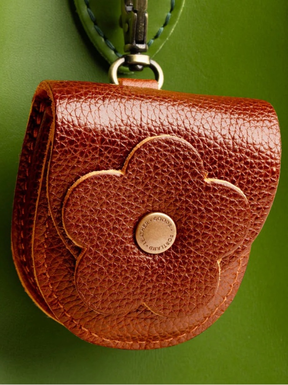 PORTLAND LEATHER Clip On Petunia Pouch Color Nutmeg - Picture 8 of 10